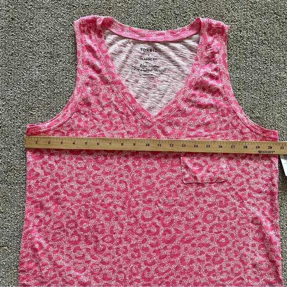 Torrid Pink Leopard Pocket Heritage Slub V-Neck Tank Top Large - Picture 4 of 6